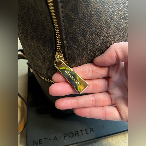 Michael Kors NWOT never used mini backpack, one size, brown - Picture 4 of 10